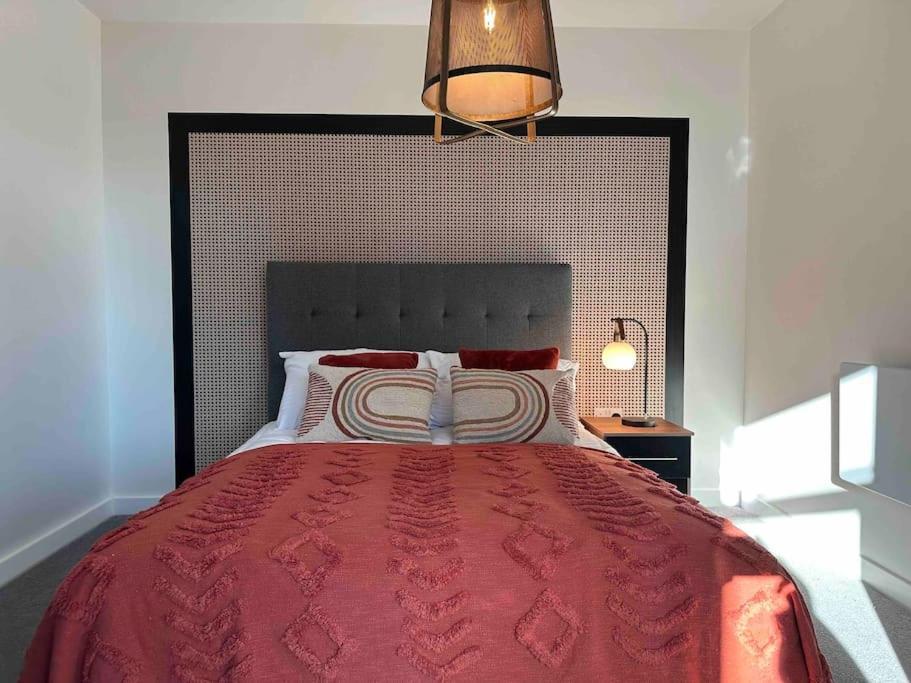 1 Bed Flat With View Of Old Trafford Leilighet Manchester Eksteriør bilde